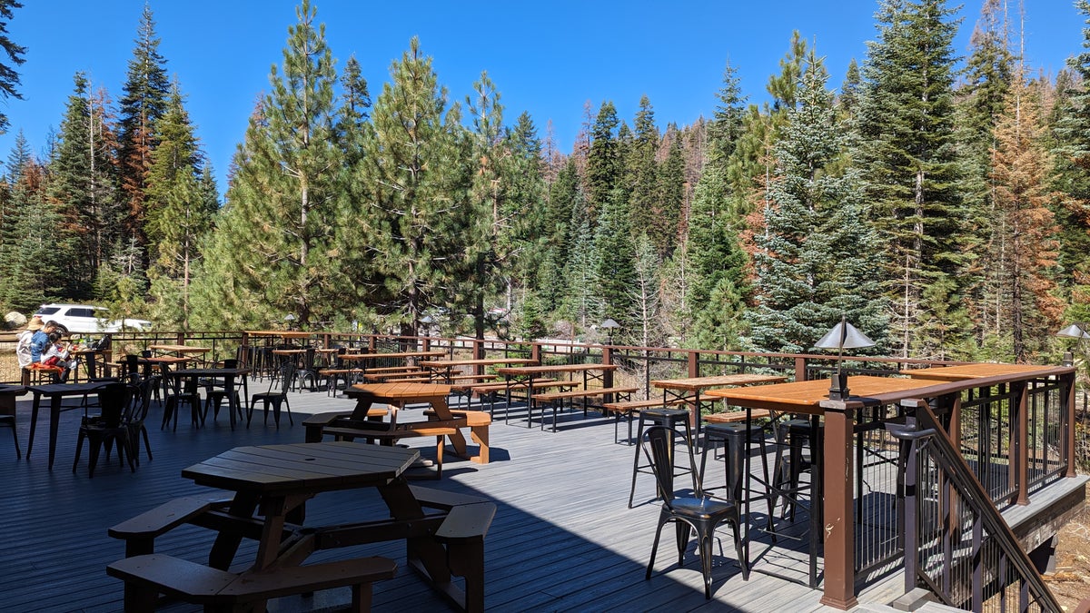 Wuksachi Lodge Sequoia National Park lodge restaurant patio