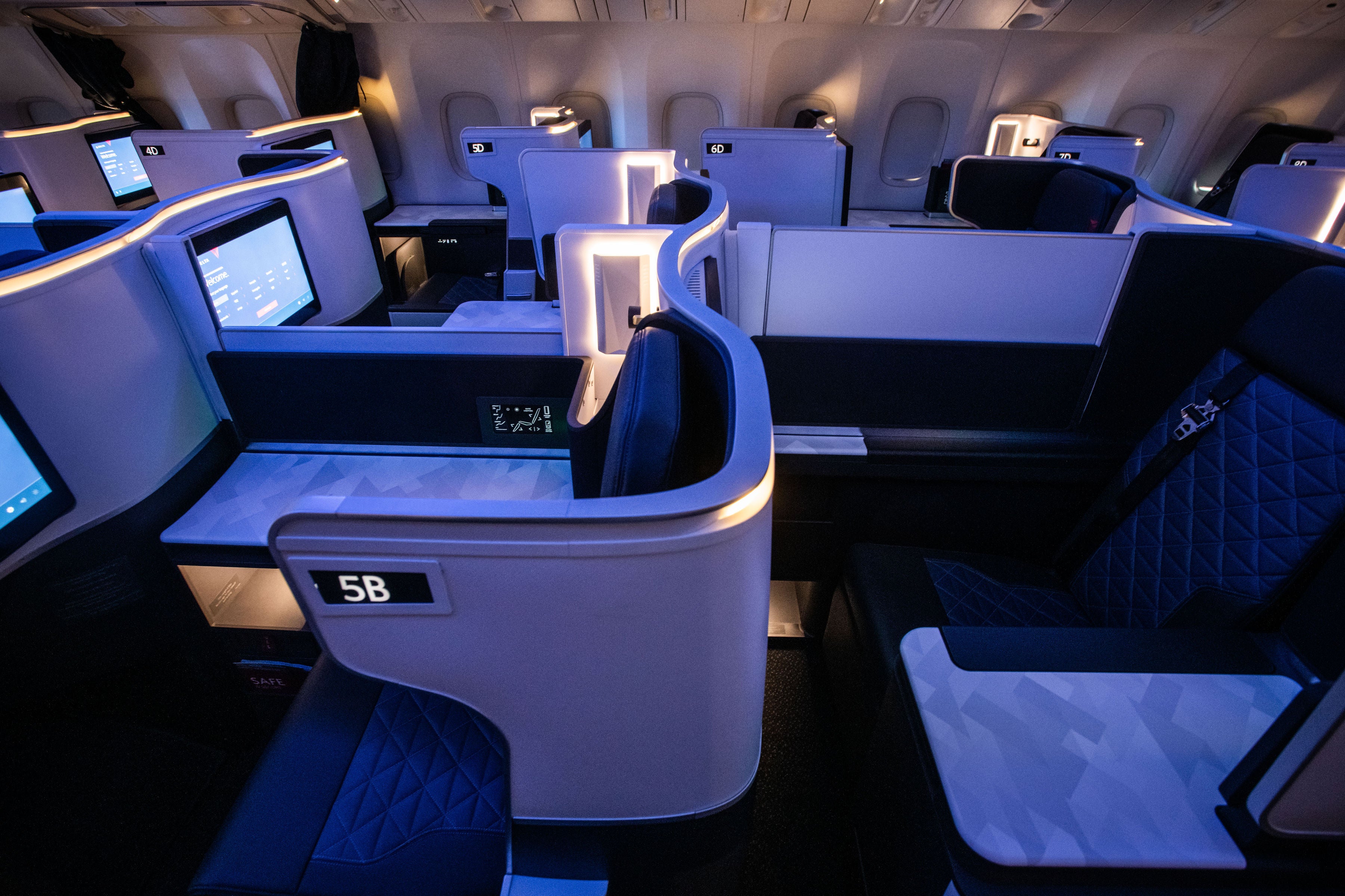 Facing Backlash, Delta Revises Elite Status and Sky Club Policies