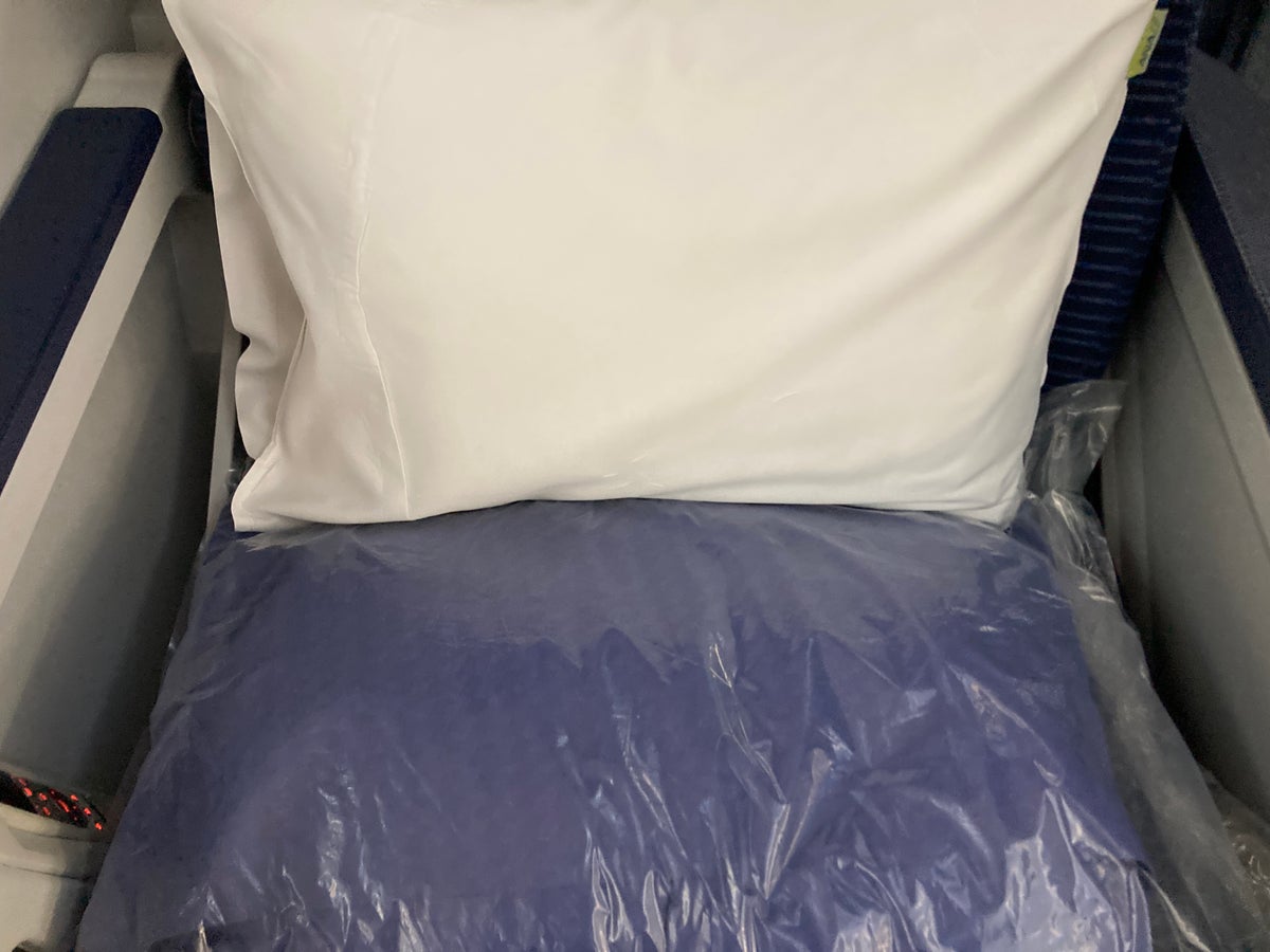 ANA B787 8 business class pillow and blanket