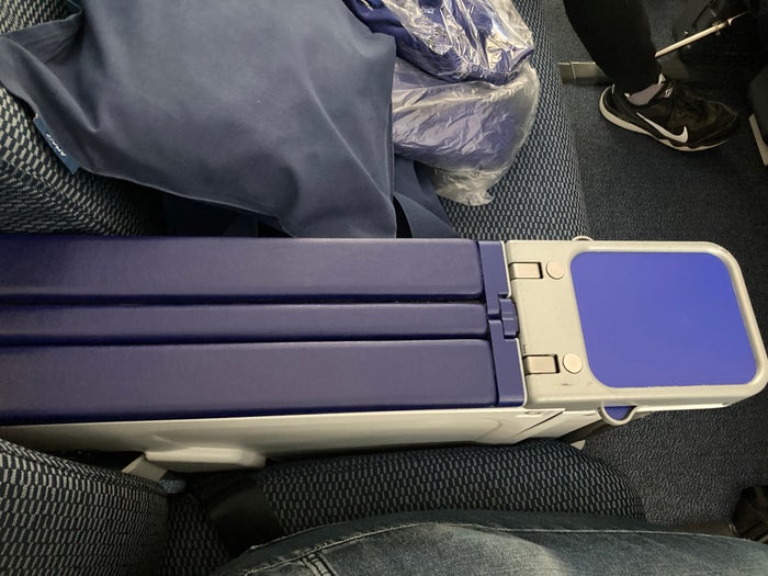 ANA premium economy Boeing 787 center arm rest ANA premium economy Boeing 787 center arm rest