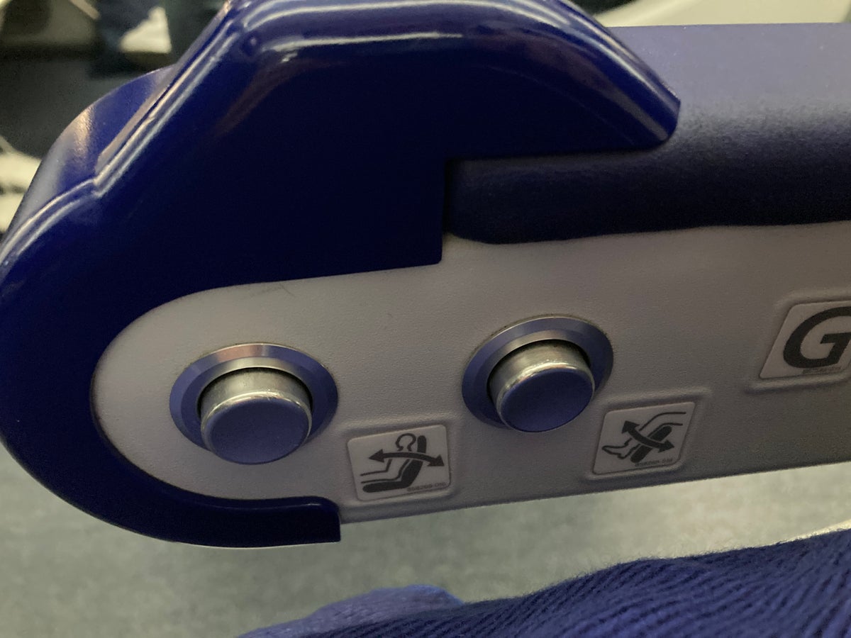 ANA premium economy Boeing 787 seat control buttons