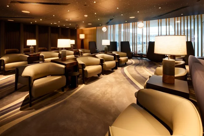 Admirals Club Denver AA Seating.jpg Admirals Club Denver AA Seating.jpg
