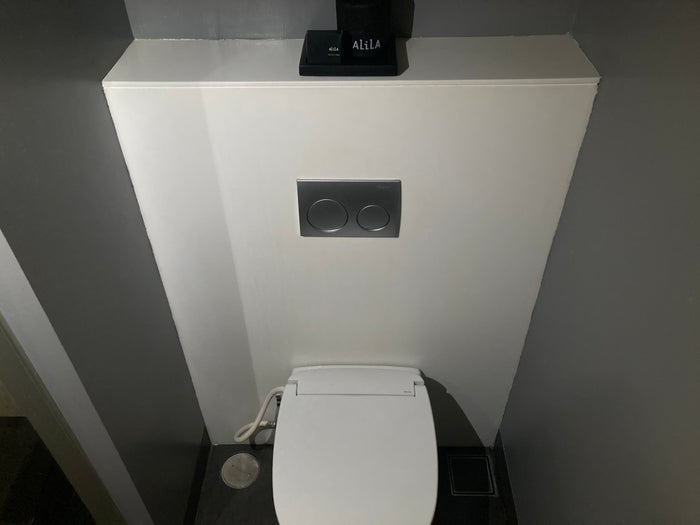 Alila SCBD Jakarta bathroom toilet Alila SCBD Jakarta bathroom toilet