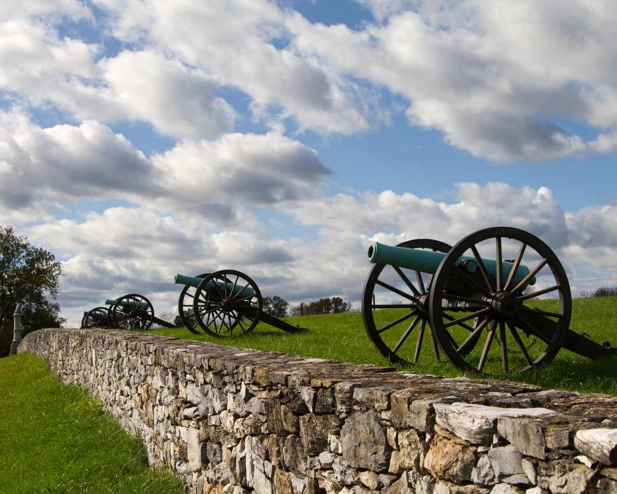 Antietam National Battlefield Guide — Visitor Center, Tours & More