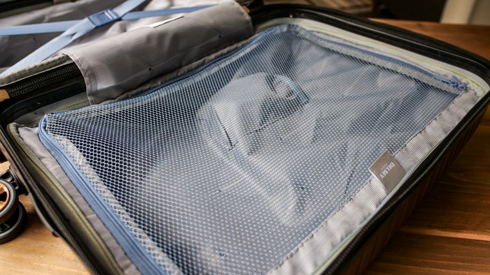 Delsey Paris Cruise 3.0 Hardside zippered divider