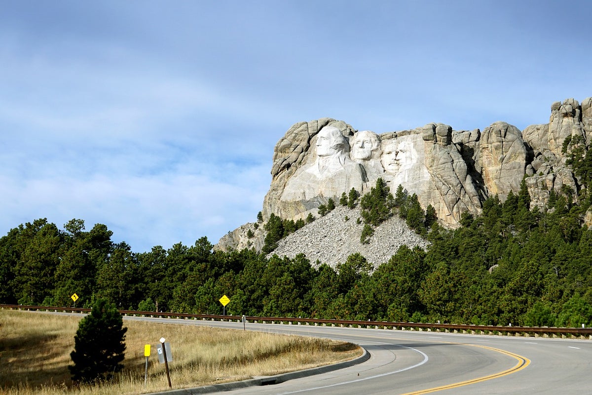 Driving to Mount Rushmore National Memorial