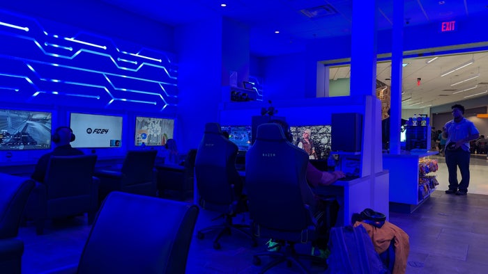 Gameway HOU lounge view
