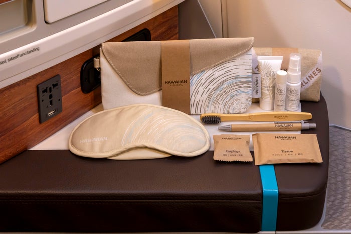 Hawaiian business class amenity kit Hawaiian business class amenity kit