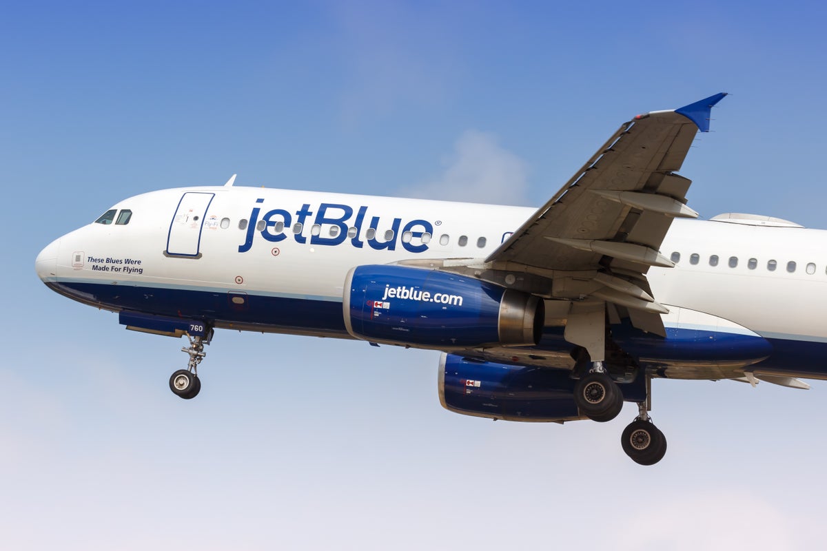 JetBlue Plane Landing