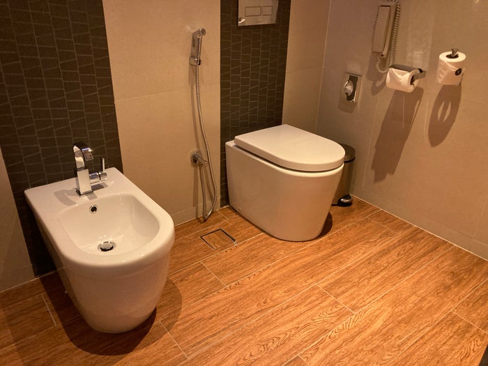 Lapita Dubai Parks and Resorts Autograph Collection junior suite toilet