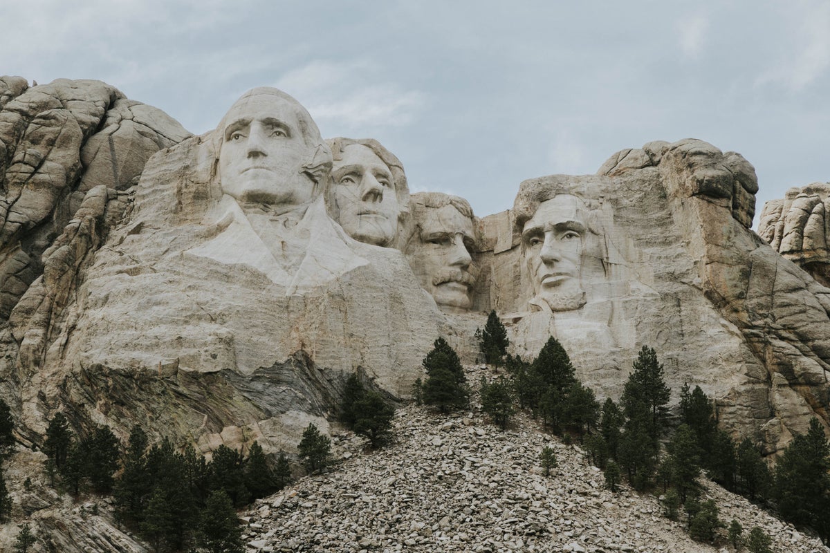 Mount Rushmore National Memorial Guide — Hiking, Visitor Centers, and More