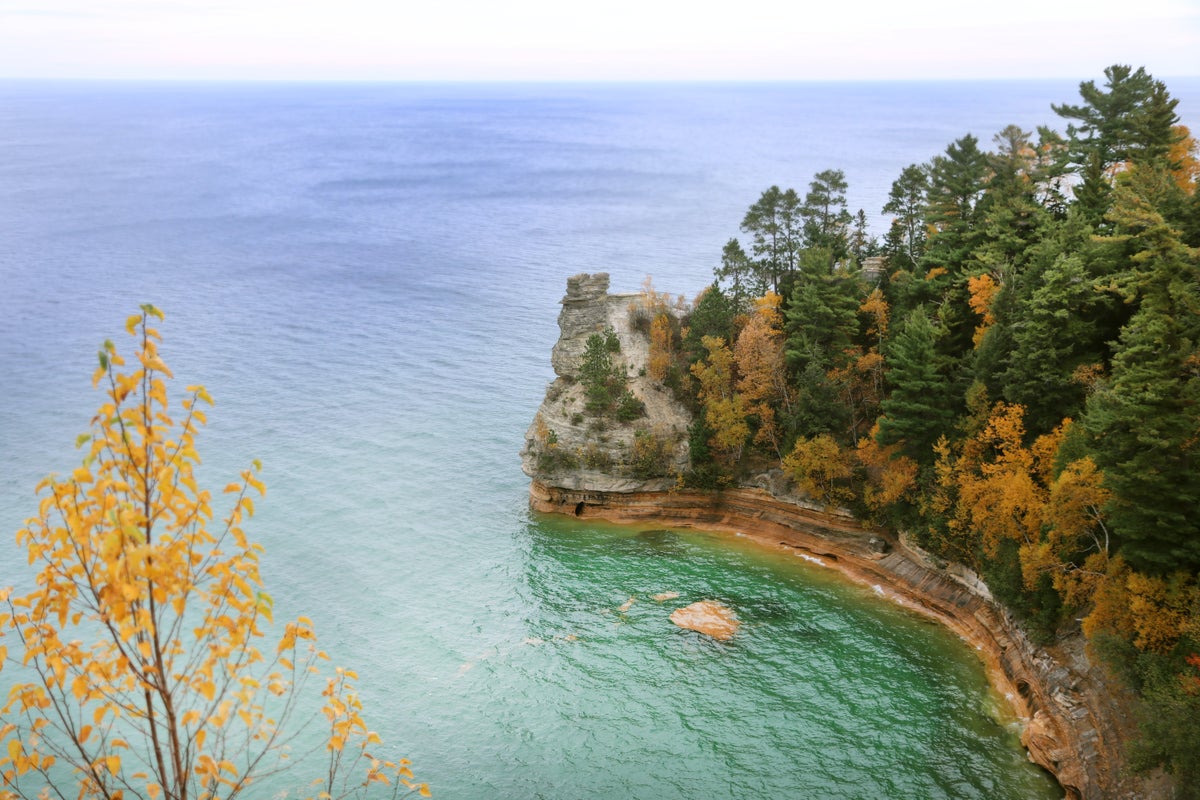 Pictured Rocks National Lakeshore Guide — Camping, Waterfalls, and More