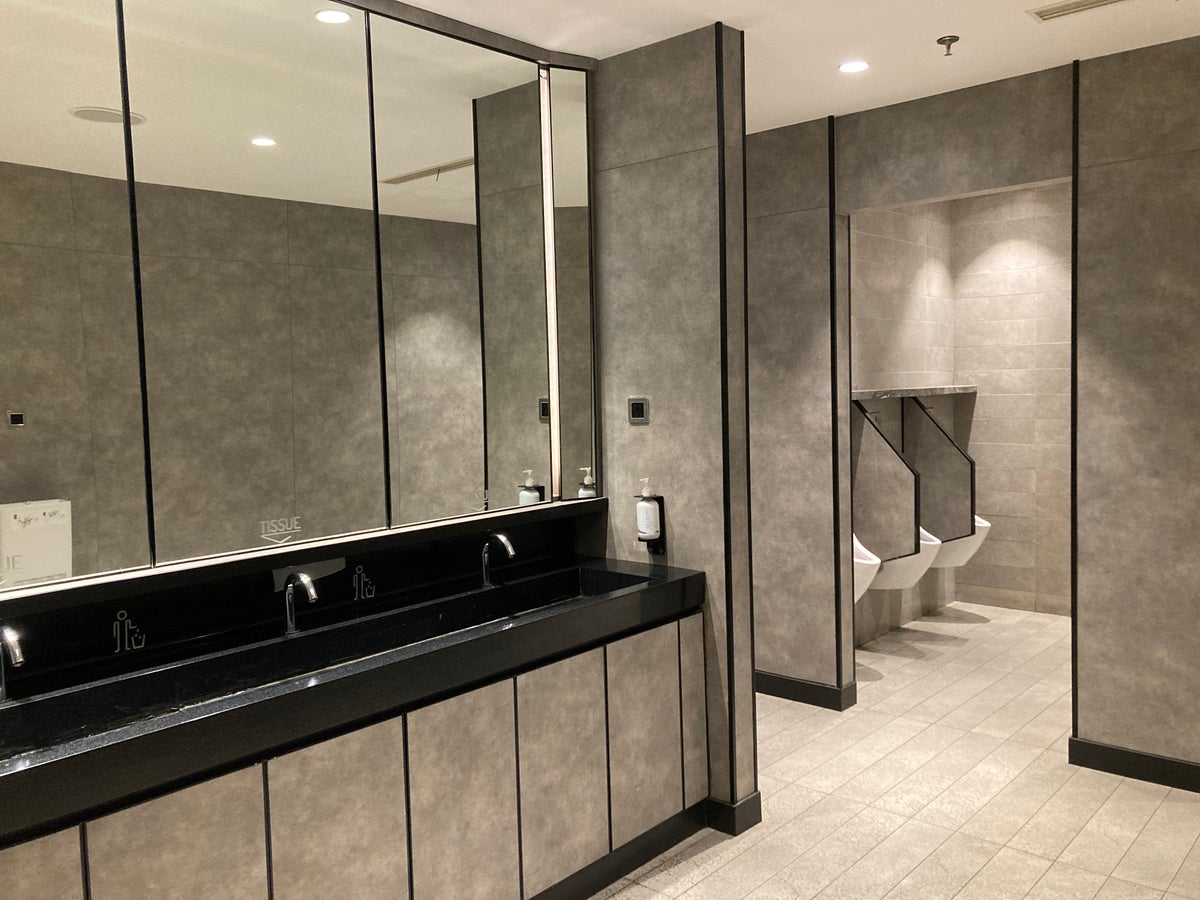 Saphire Plaza Premium Lounge mens bathroom at CGK