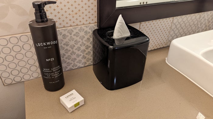SunCoast Park Hotel Anaheim guestroom bathroom amenities SunCoast Park Hotel Anaheim guestroom bathroom amenities