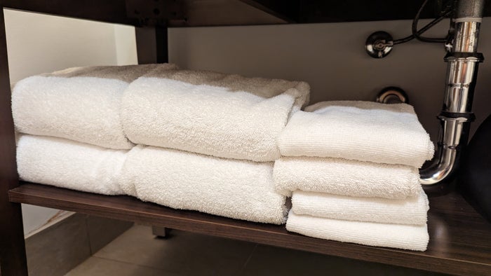 SunCoast Park Hotel Anaheim guestroom bathroom towels SunCoast Park Hotel Anaheim guestroom bathroom towels