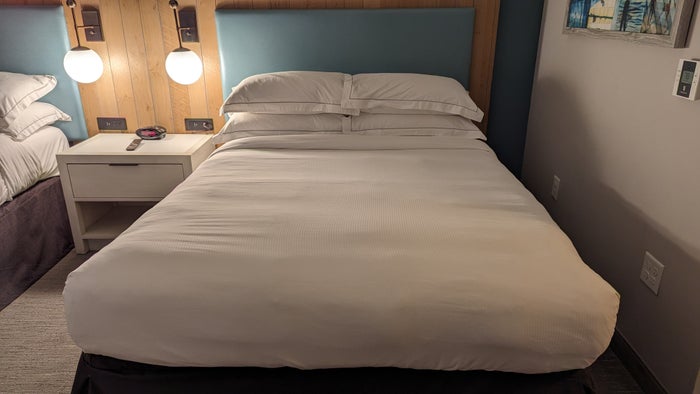 SunCoast Park Hotel Anaheim guestroom bed SunCoast Park Hotel Anaheim guestroom bed
