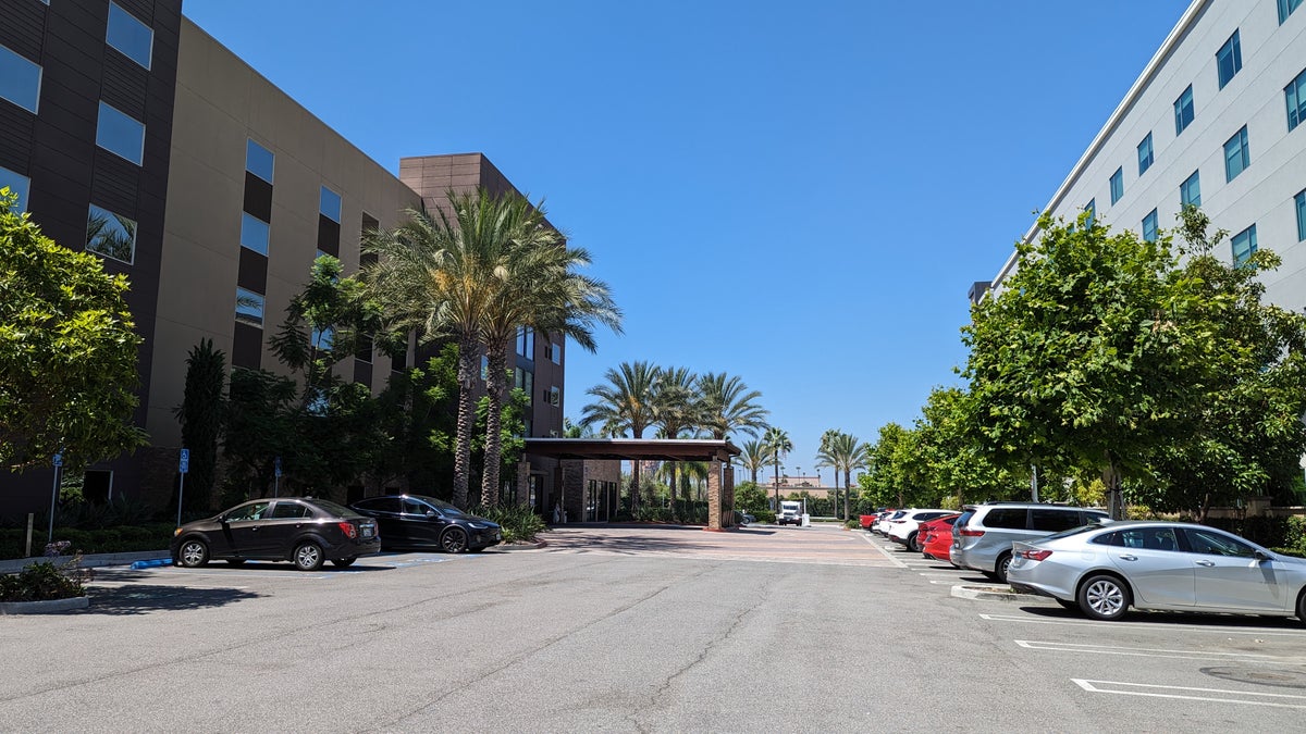 SunCoast Park Hotel Anaheim parking lot