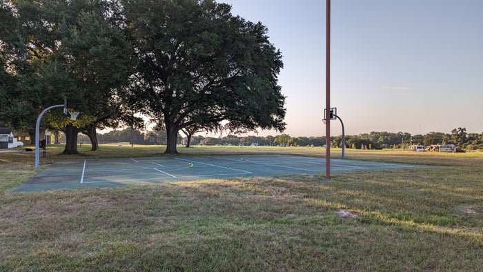 Thousand Trails Colorado River amenities basketball court