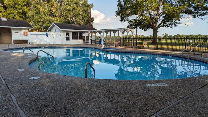 Thousand Trails Colorado River amenities pool