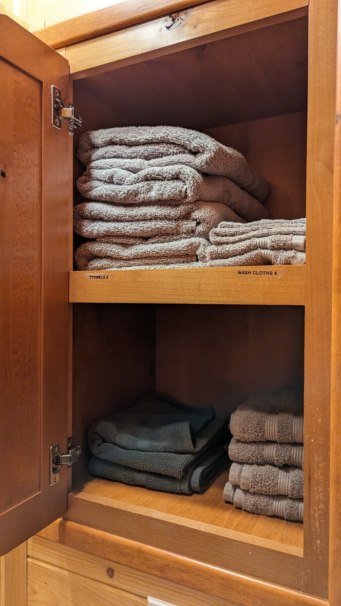 Thousand Trails Colorado River cabin bathroom towels