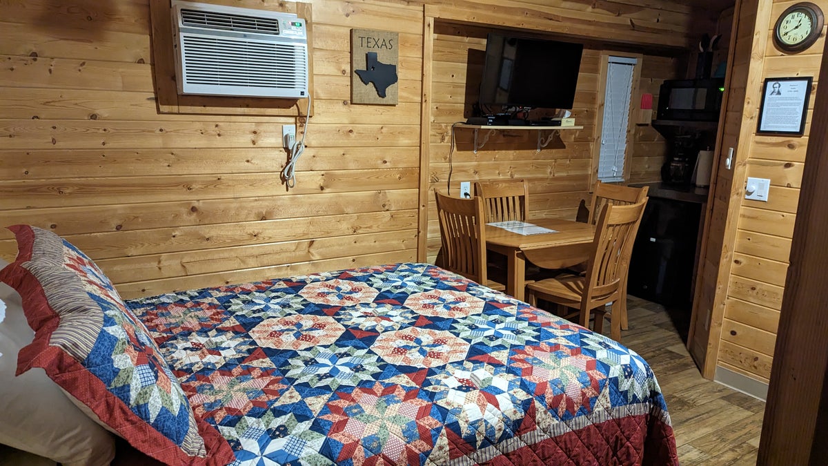 Thousand Trails Colorado River cabin full bed