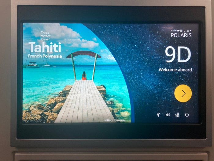 United Polaris business class 787 10 entertainment screen HND LAX