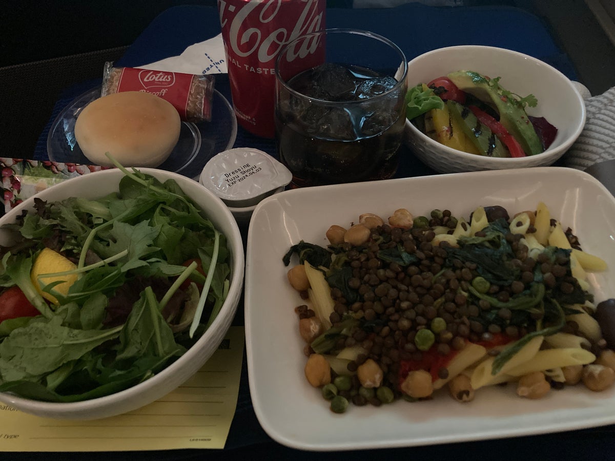United Polaris business class 787 10 main meal HND LAX