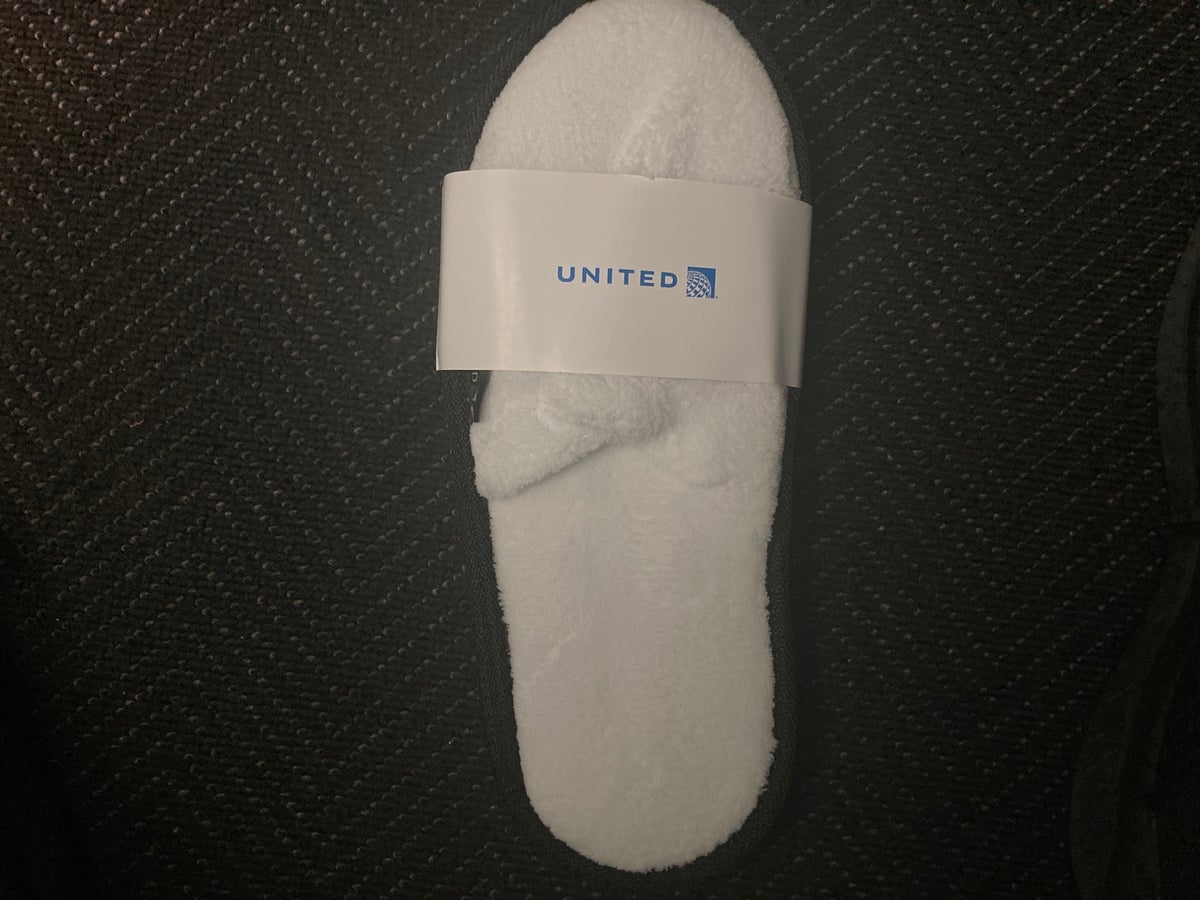 United Polaris business class 787 10 slippers HND LAX