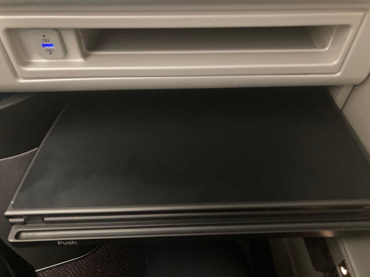 United Polaris business class 787 10 tray table folded HND LAX