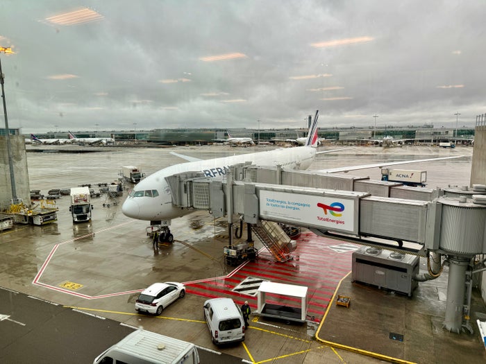 Air France Boeing 777-300ER Business Class Review [DTW to CDG]