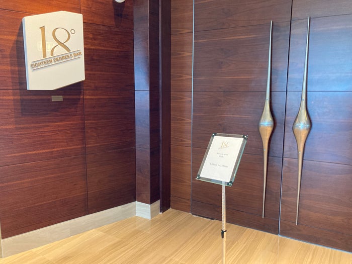 Andaz Capital Gate Abu Dhabi Eighteen Degrees Bar Andaz Capital Gate Abu Dhabi Eighteen Degrees Bar