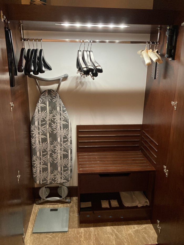Andaz Capital Gate Abu Dhabi closet Andaz Capital Gate Abu Dhabi closet