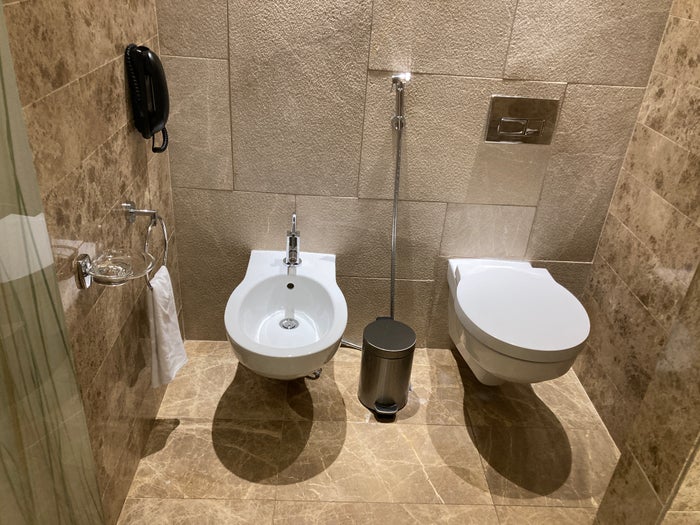 Andaz Capital Gate Abu Dhabi toilet bidet Andaz Capital Gate Abu Dhabi toilet bidet