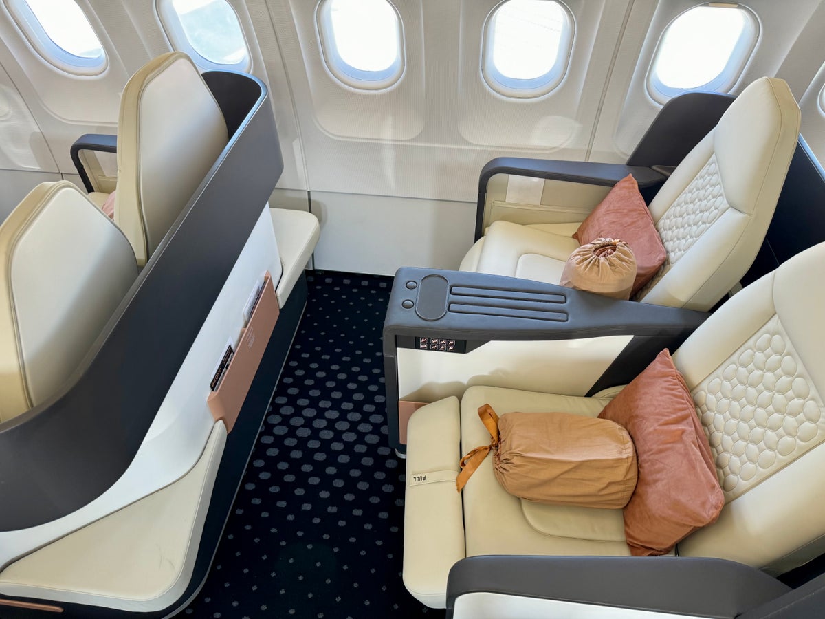 Beond business class regular seat Dubai Airshow 2023