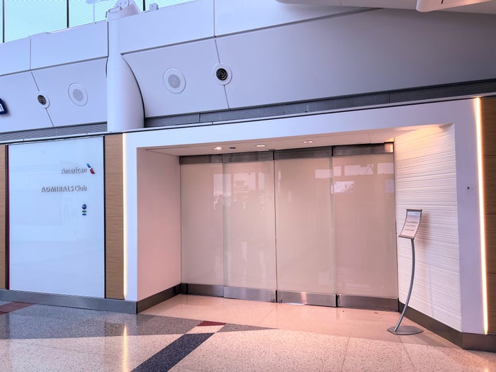 Chicago OHare Admirals Club Concourse G entrance Chicago OHare Admirals Club Concourse G entrance