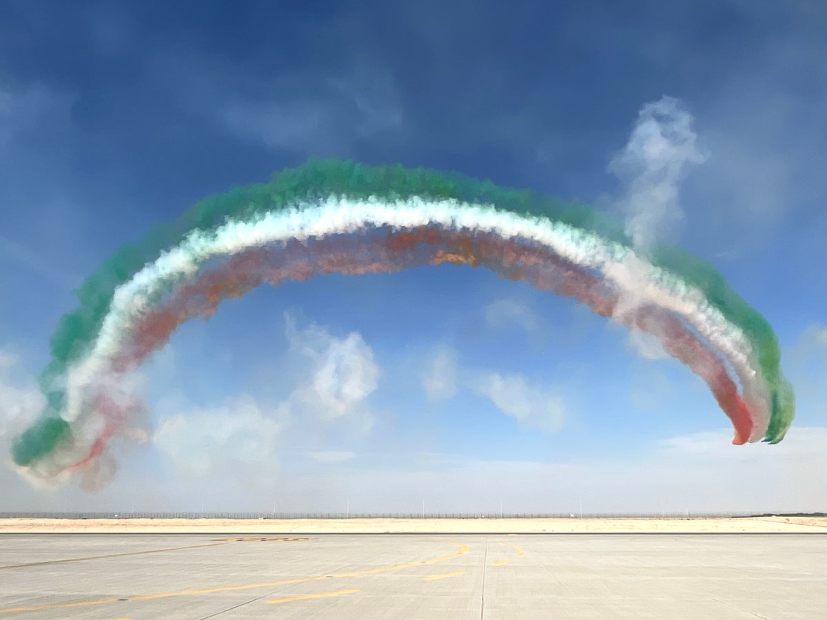 Dubai Air Show Fly Passed Colors