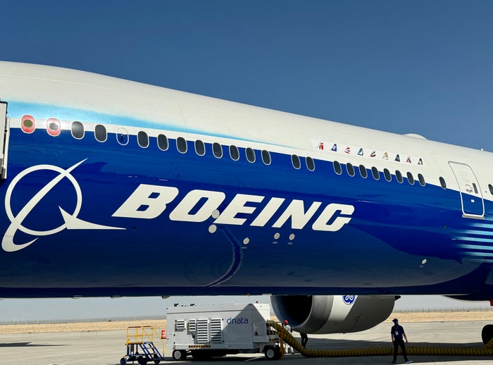 Dubai Airhow Boeing 777X 1