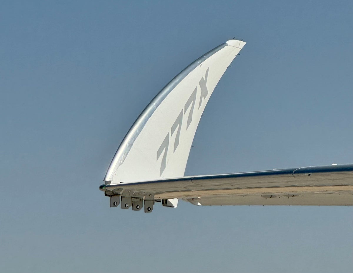Dubai Airshow Beoing 777X wingtip 1