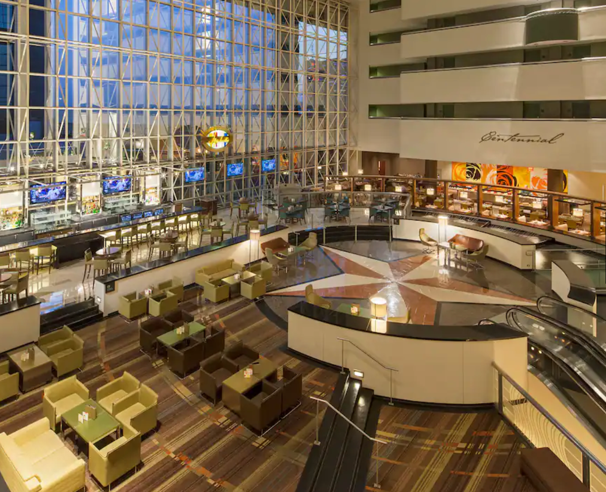 Hyatt Regency Dallas lobby lounge