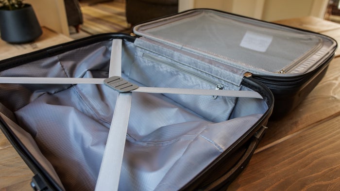 Samsonite Omni interior compartments