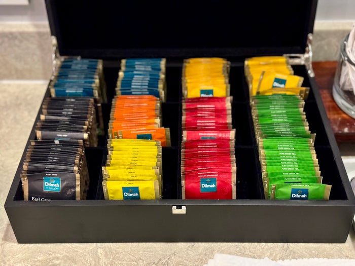 Sri Lankan A330 business class MLE lounge teas