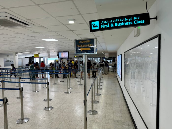 Sri Lankan A330 business class MLE security