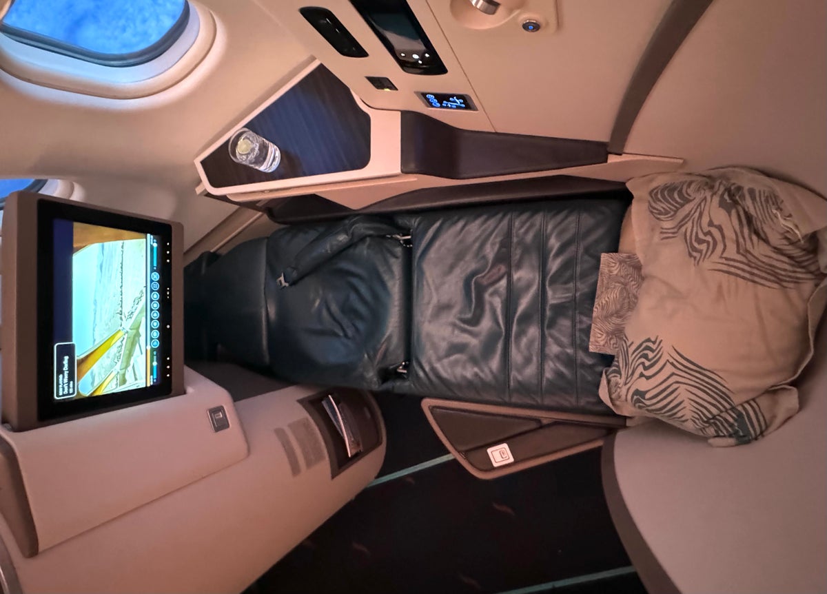 Sri Lankan A330 business class seat lie flat