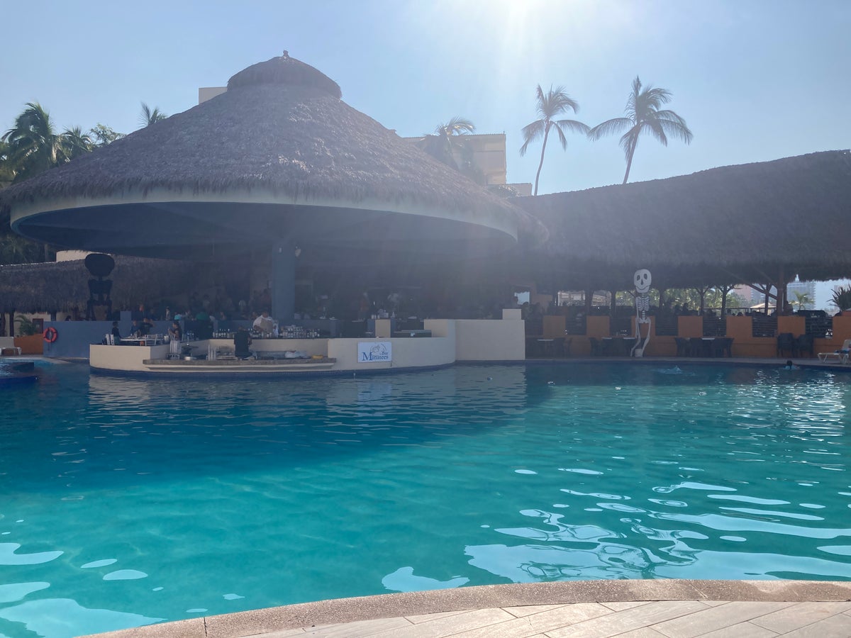 Sunscape Puerto Vallarta Resort Spa Manatee swim up bar