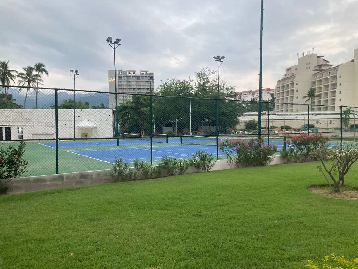 Sunscape Puerto Vallarta Resort Spa tennis court