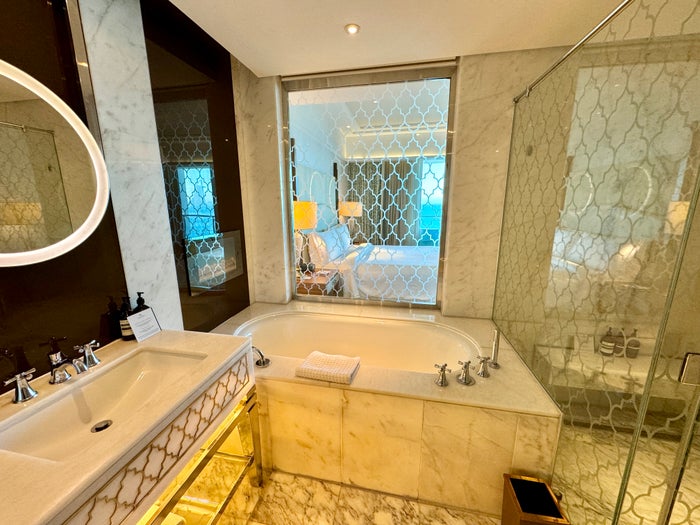 Waldorf Astoria Dubai Palm Jumeirah Bathtub