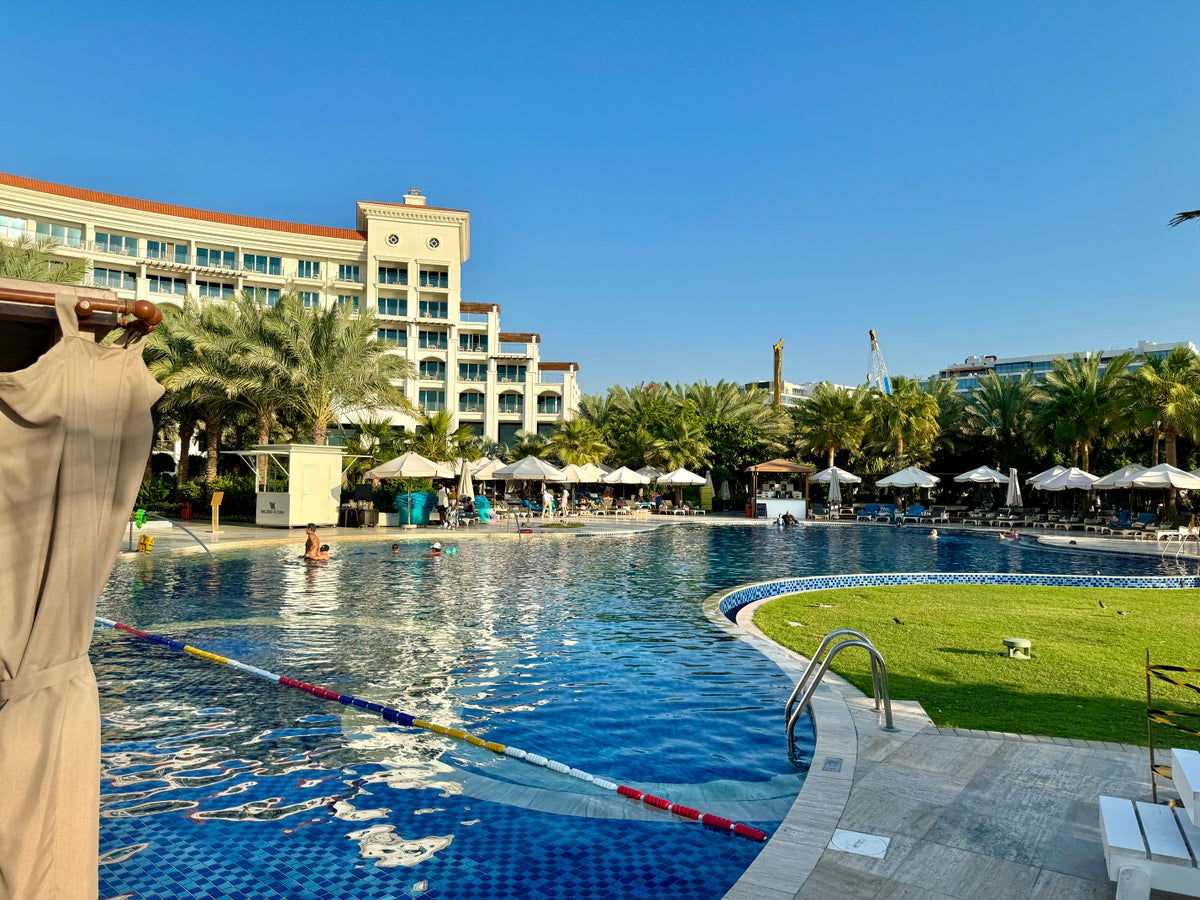 Waldorf Astoria Dubai Palm Jumeirah Family Pool Deck