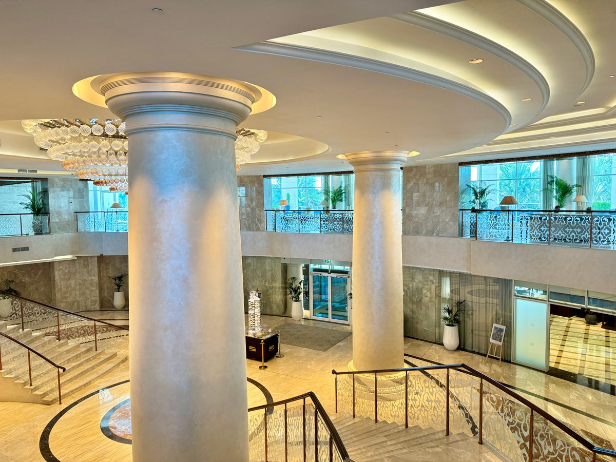 Waldorf Astoria Dubai Palm Jumeirah Lobby Stairs