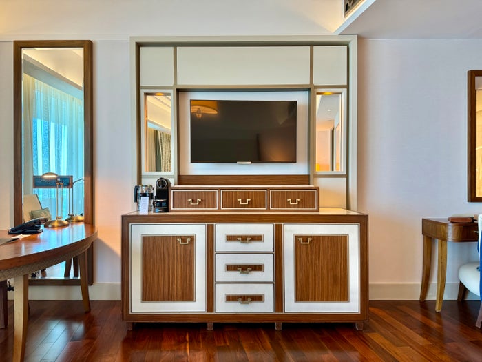 Waldorf Astoria Dubai Palm Jumeirah Media Console