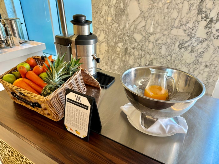 Waldorf Astoria Dubai Palm Jumeirah Mezzerie Juicer